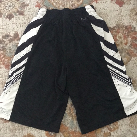 Men’s Basketball Shorts - Picture 2 of 2